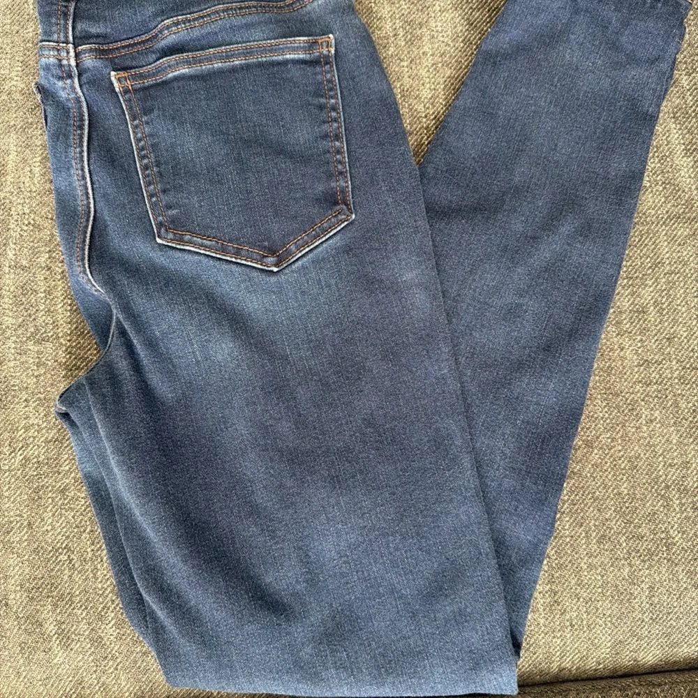 Ann Taylor High Rise Skinny Jeans Dark Wash Women's Size 2 W26” X L27” - Picture 4 of 6